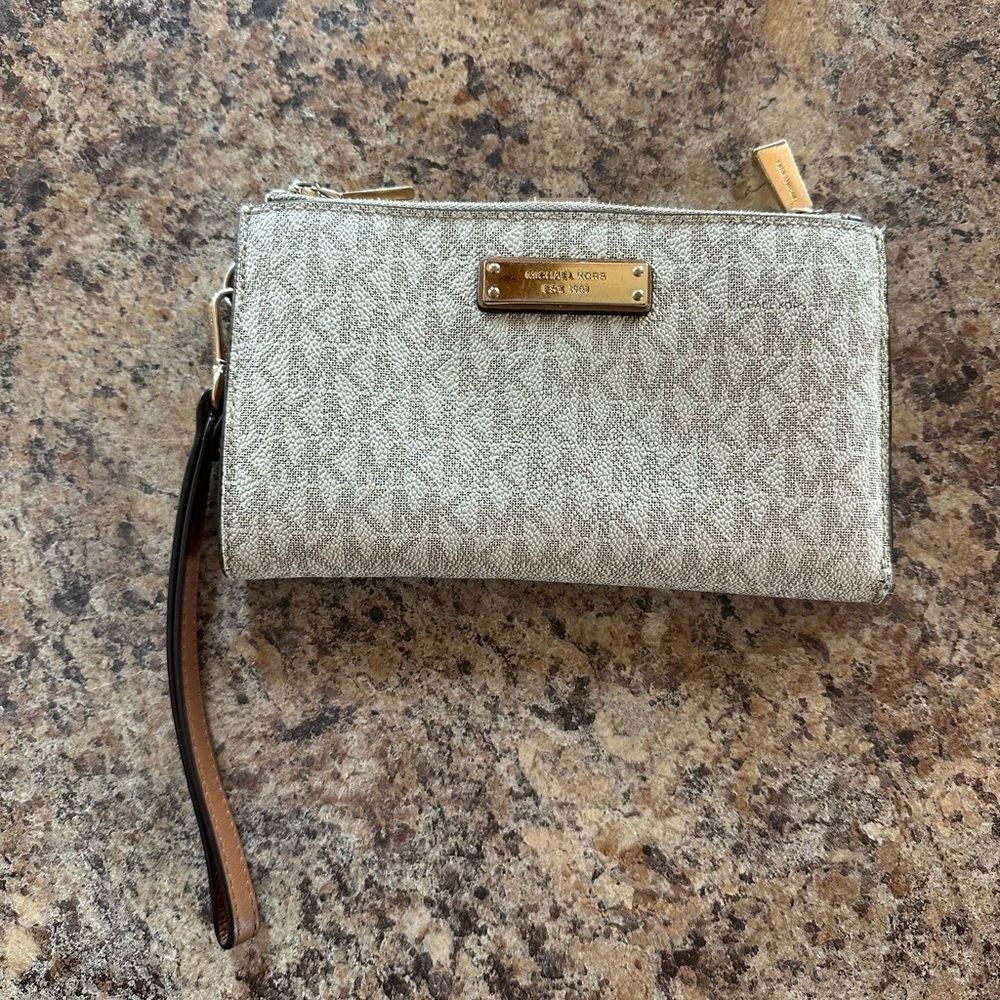 Michael Kors | Wristlet Wallet
